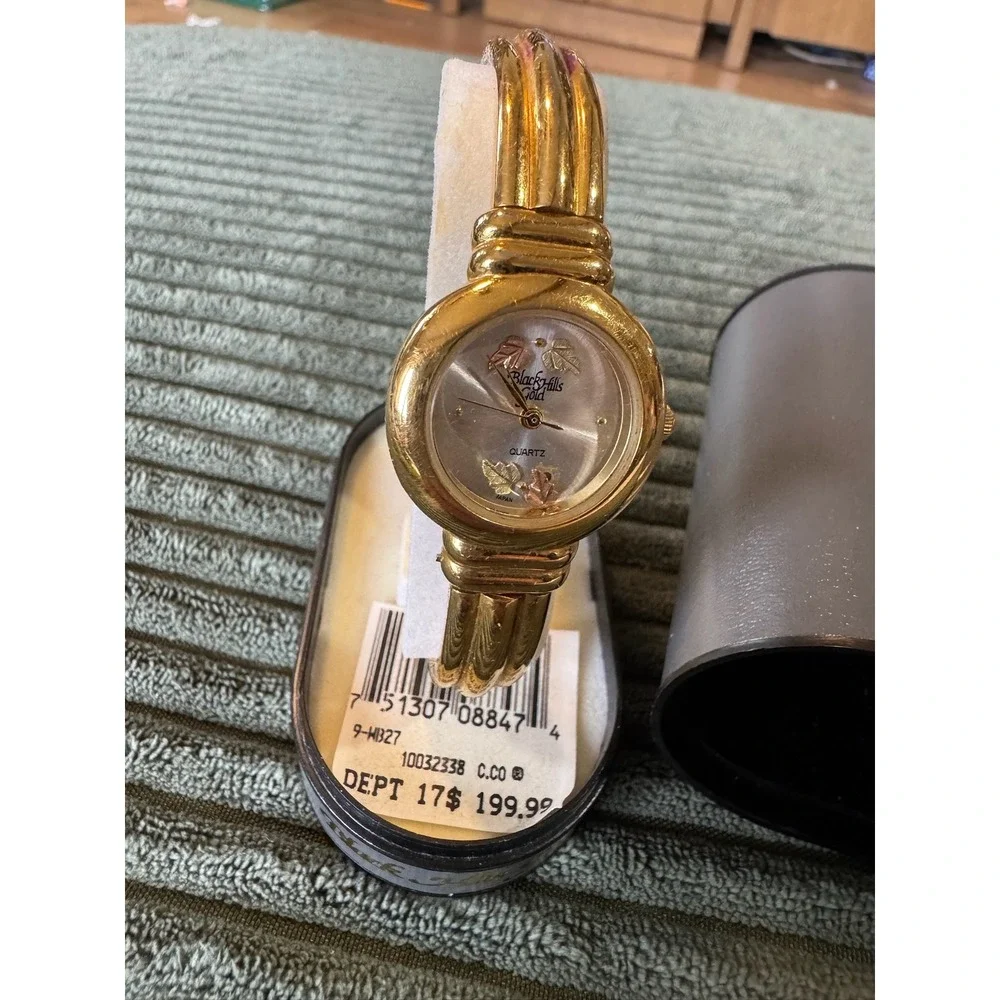 Black Hills Gold‎ Tone Leaf Floral Bangle Quartz Watch With Case Battery